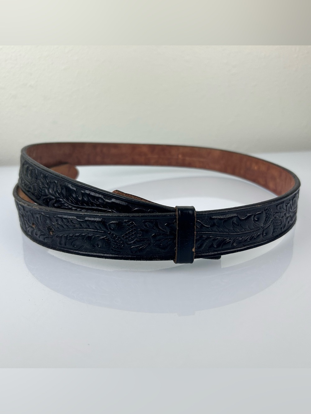 Justin Hand-Tooled Black Leather Belt Size 42 Classic Men's Western No Buckle